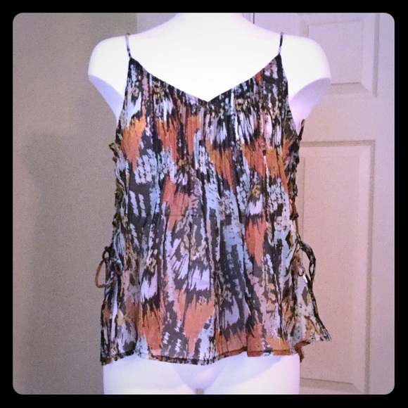 Like New RVCA Side Ties Top - Picture 1 of 7